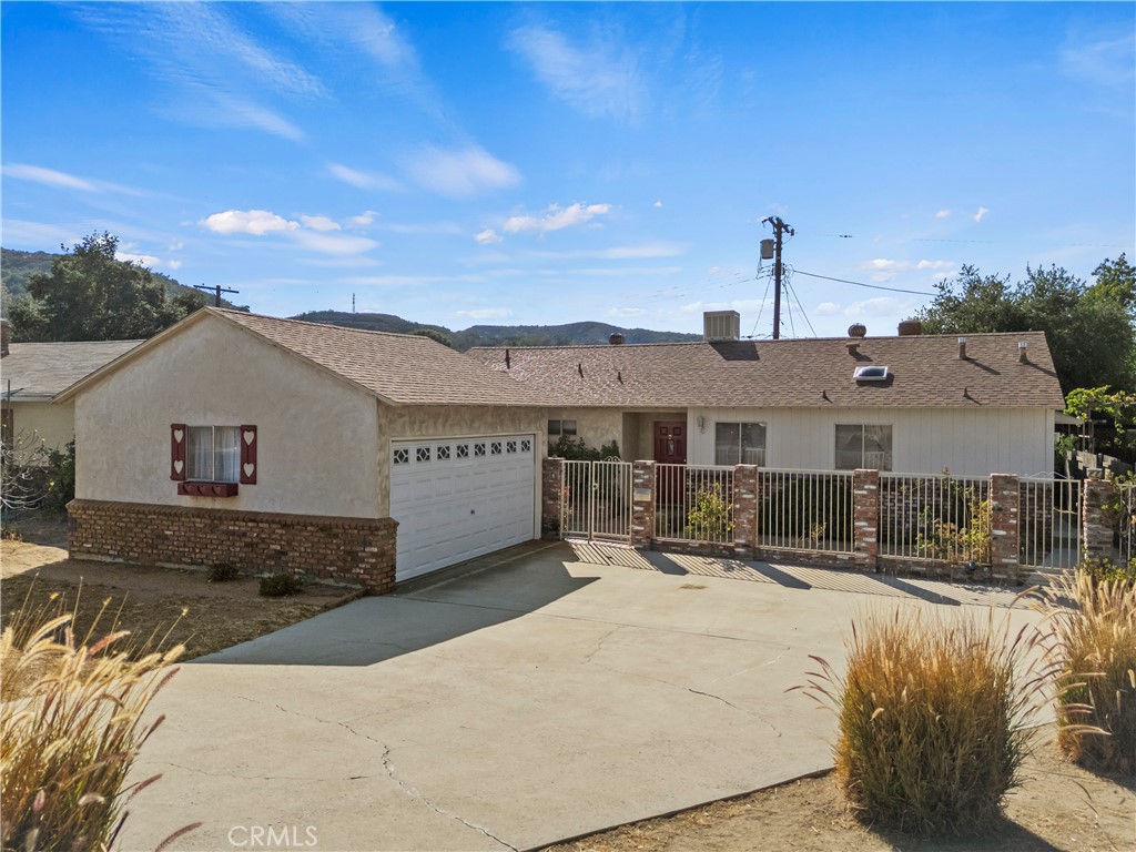 10335 Oro Vista Avenue