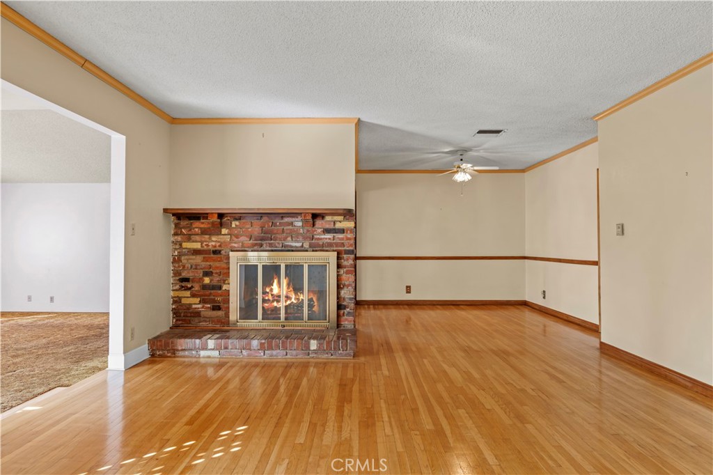 10335 Oro Vista Avenue