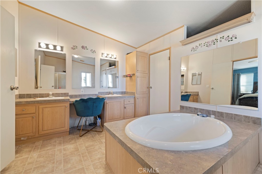 4648 W Avenue M10