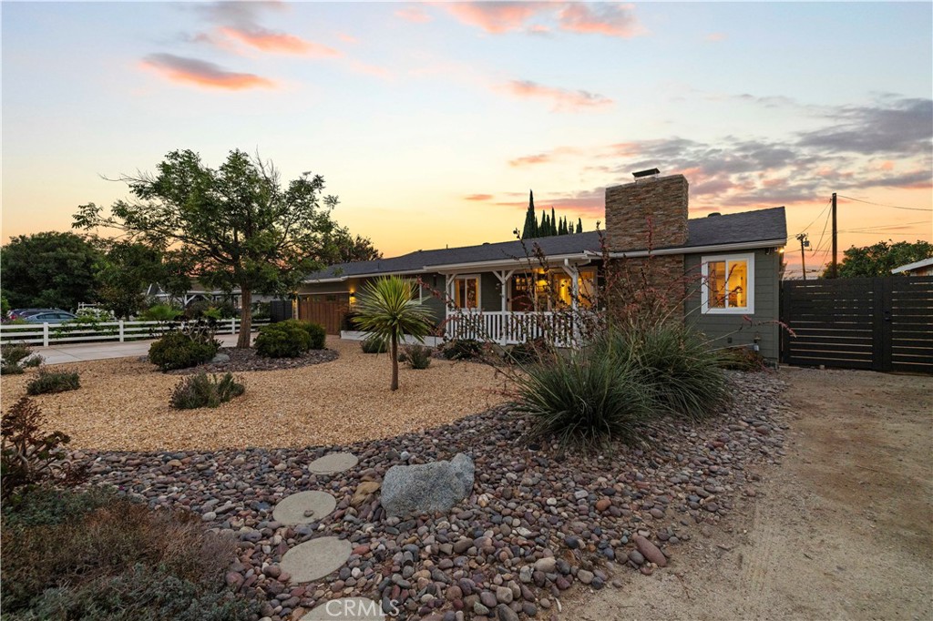 4935 Maureen Lane