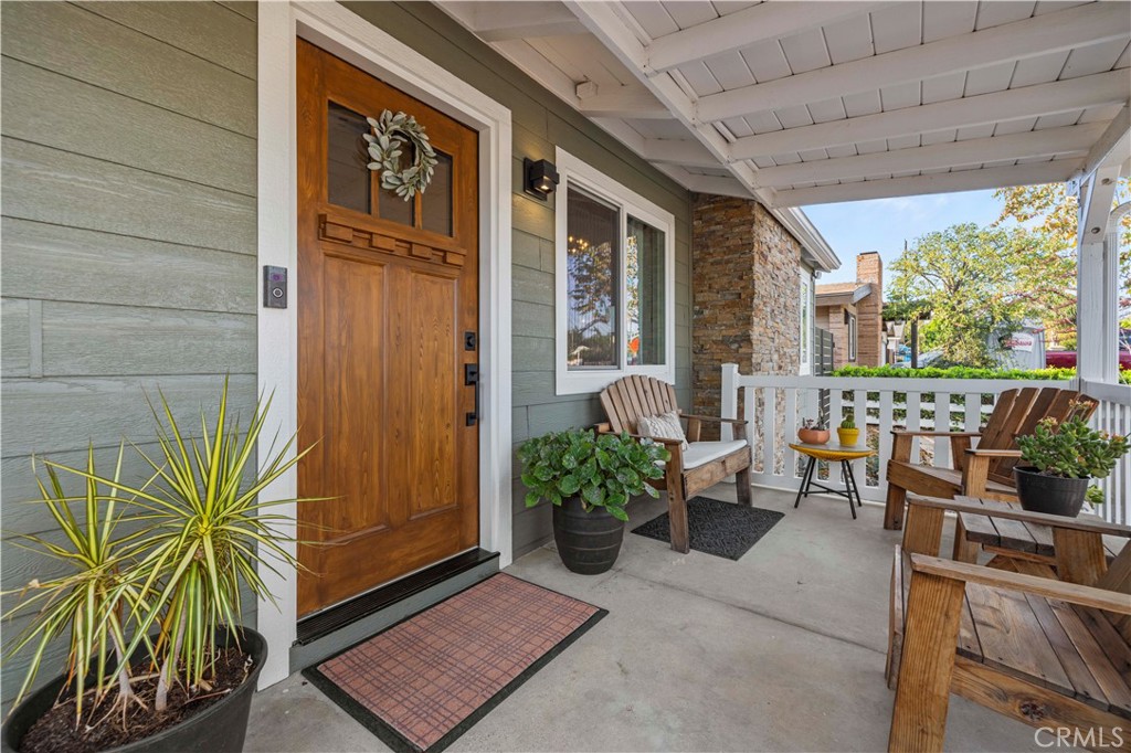 4935 Maureen Lane