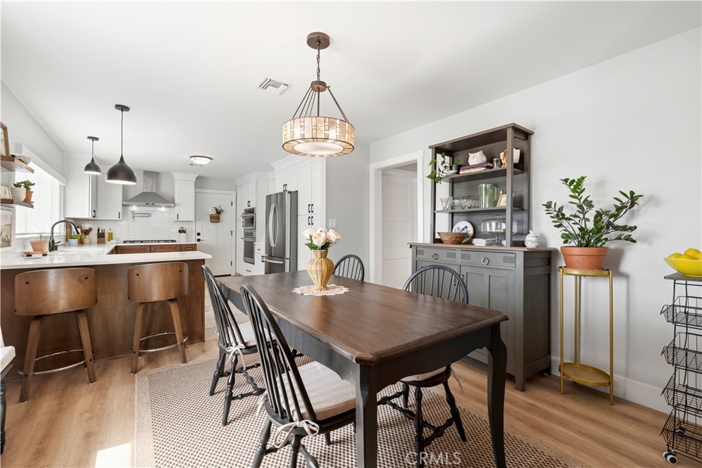 4935 Maureen Lane