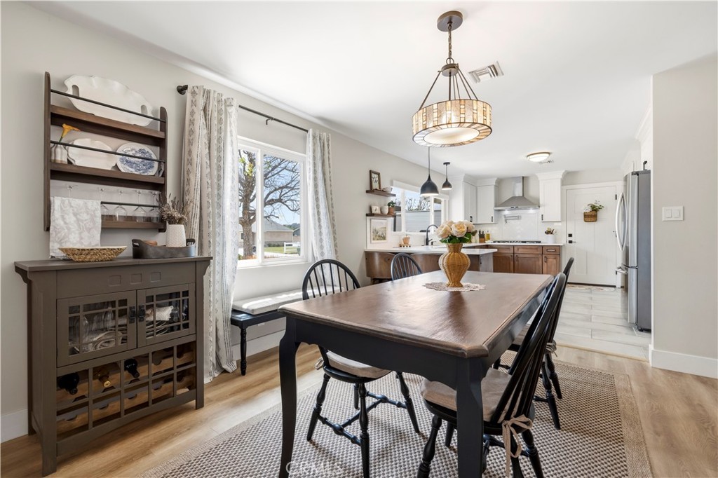 4935 Maureen Lane