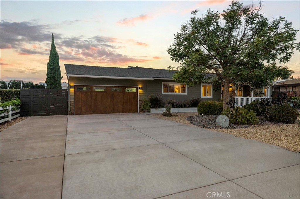 4935 Maureen Lane