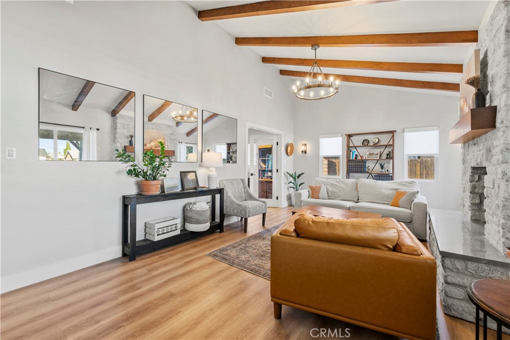 4935 Maureen Lane