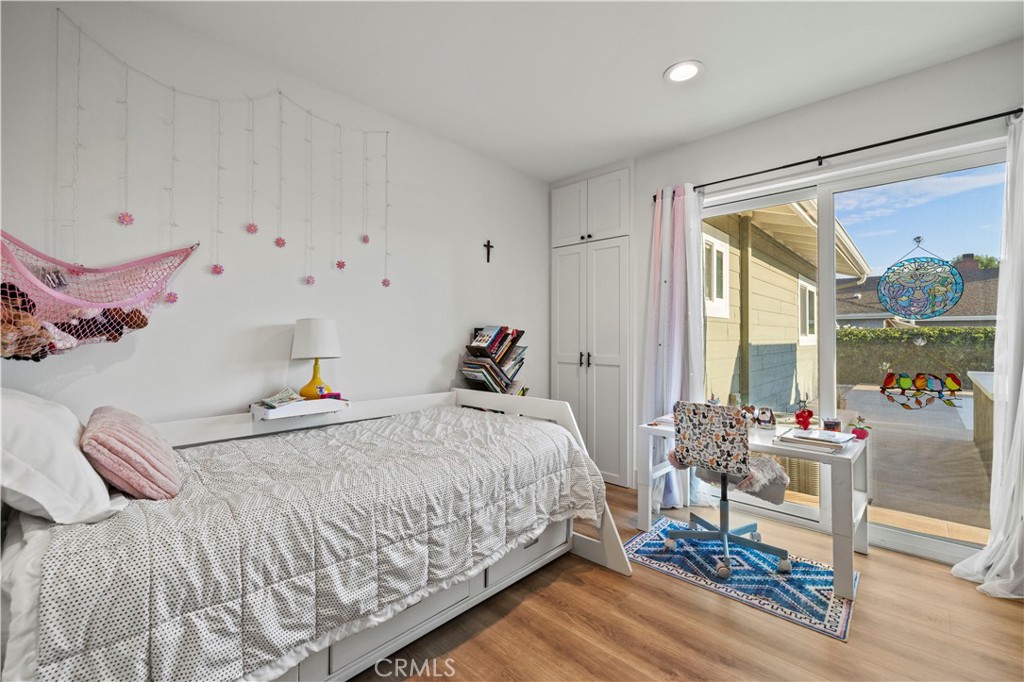 4935 Maureen Lane