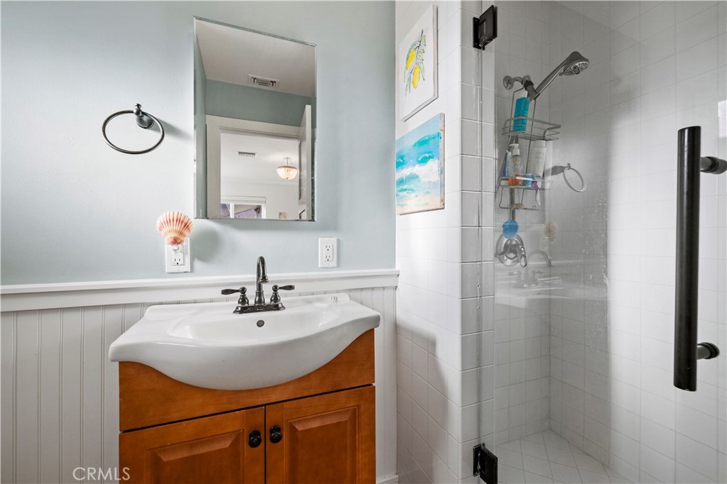 4935 Maureen Lane