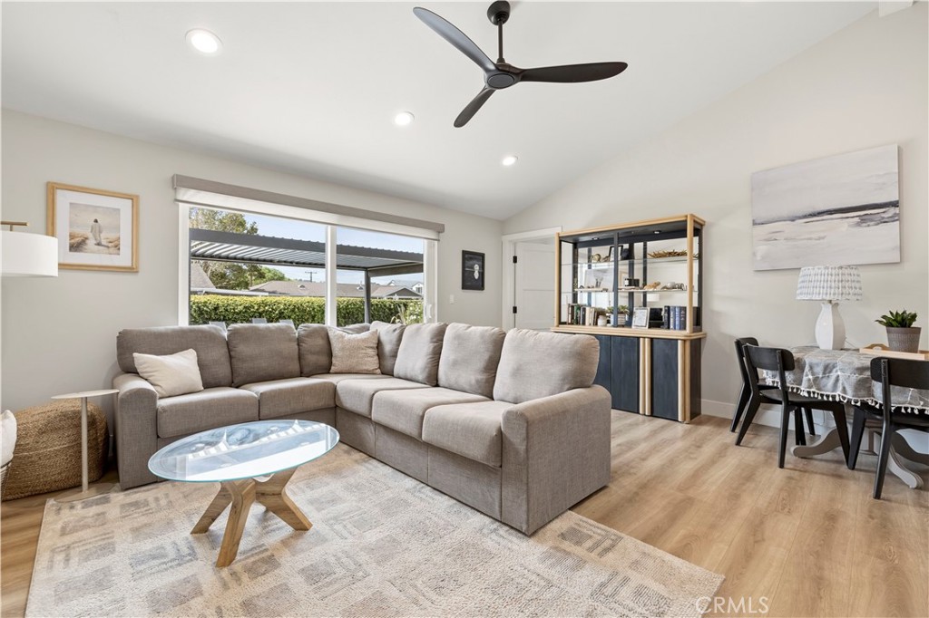 4935 Maureen Lane