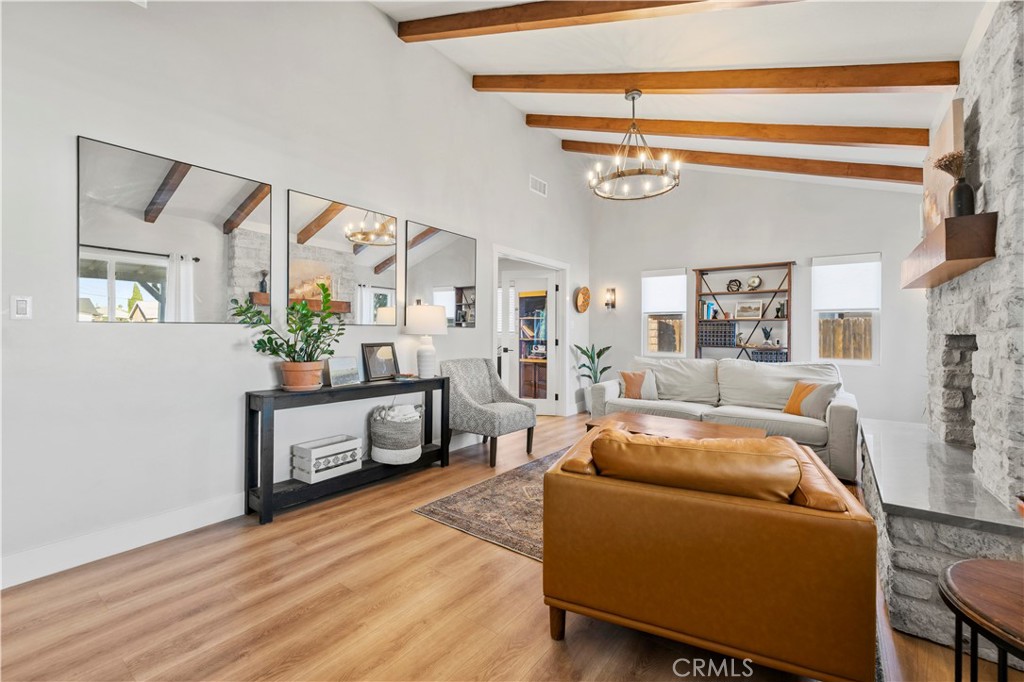 4935 Maureen Lane
