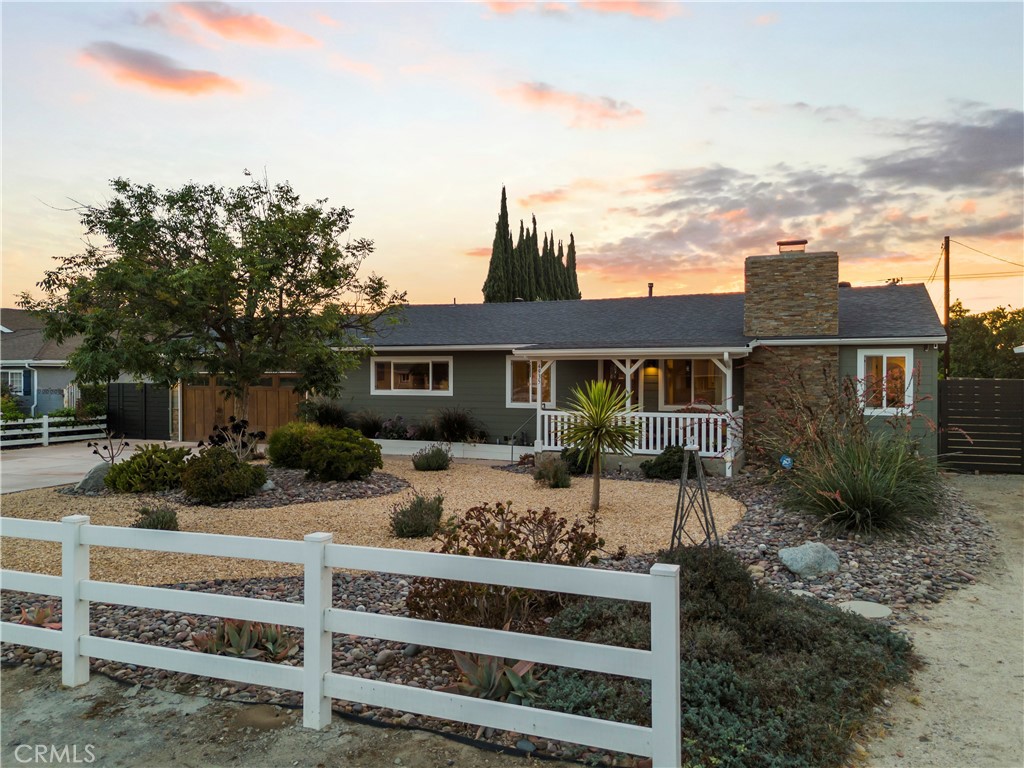 4935 Maureen Lane