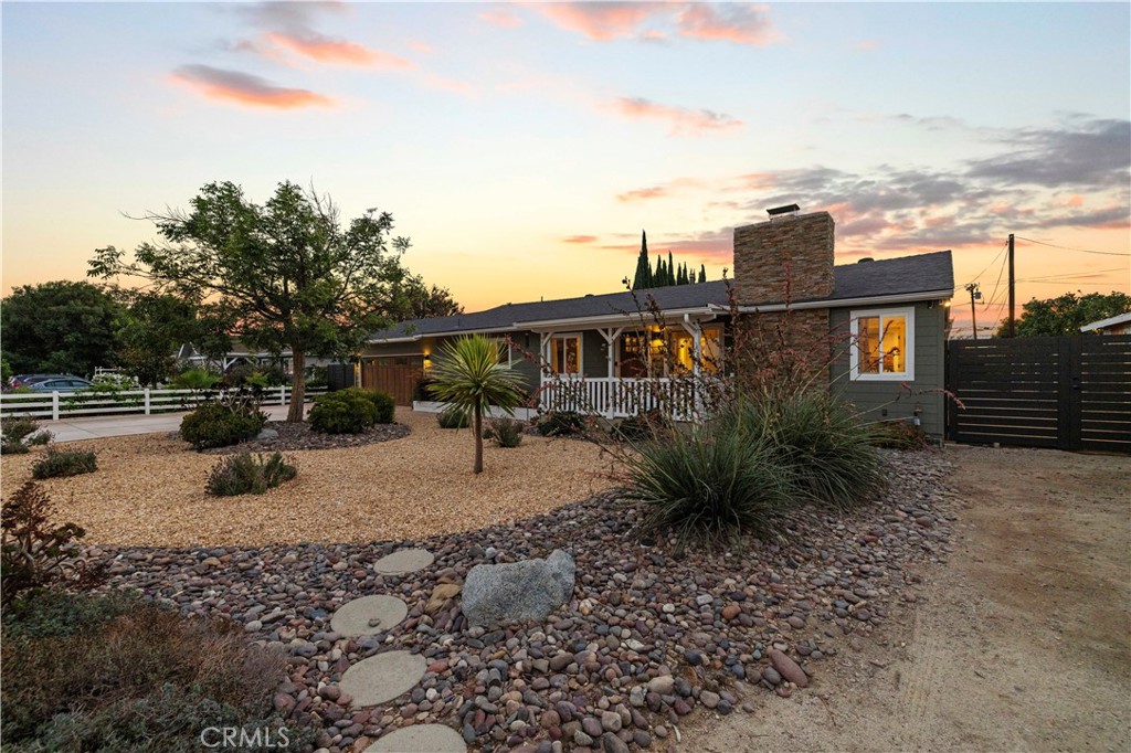 4935 Maureen Lane