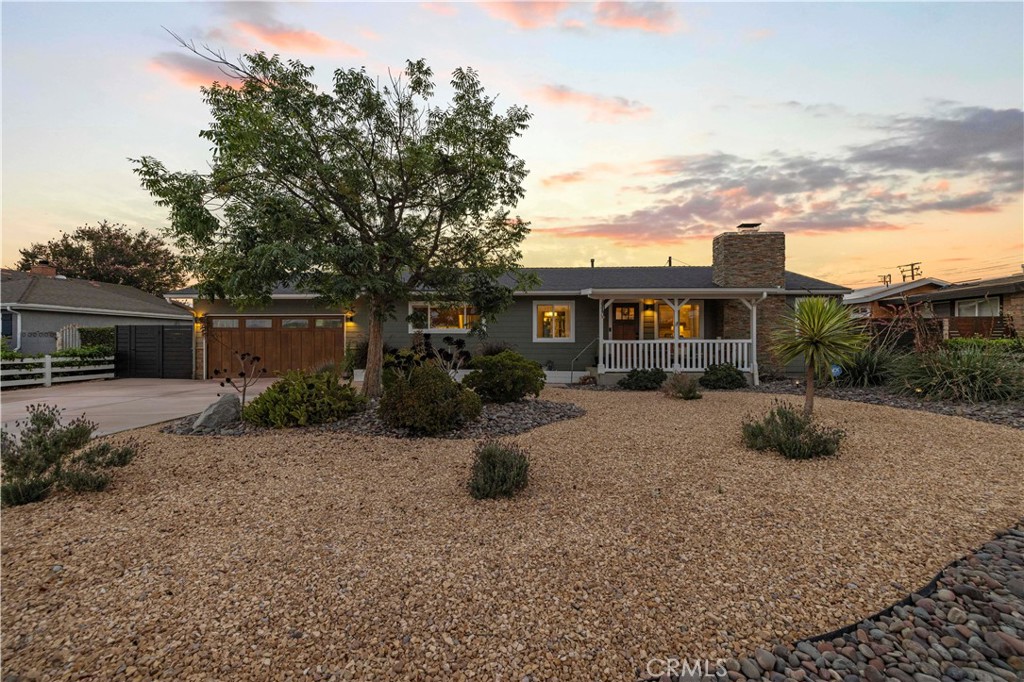 4935 Maureen Lane