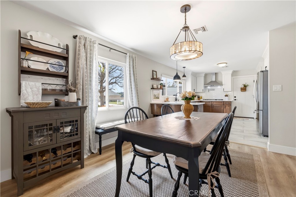 4935 Maureen Lane