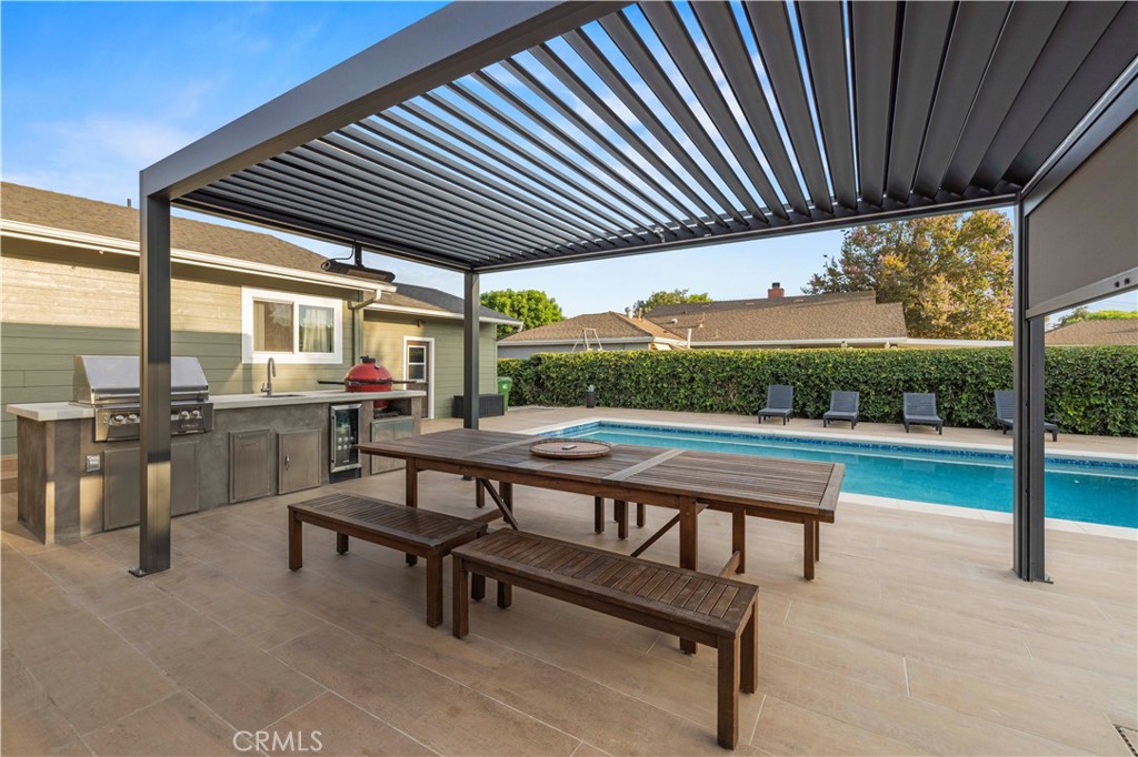 4935 Maureen Lane