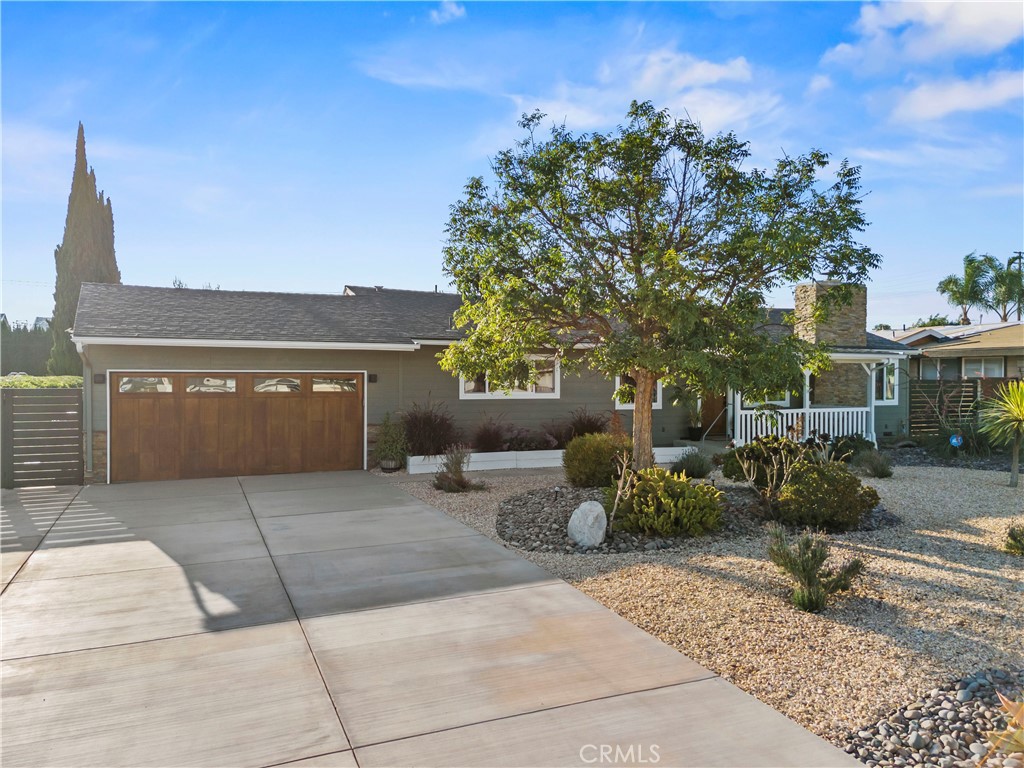 4935 Maureen Lane