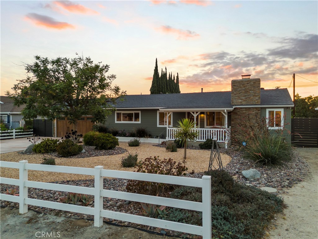 4935 Maureen Lane