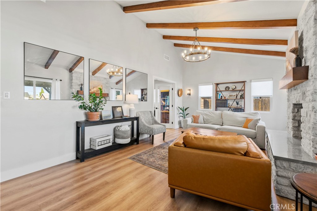 4935 Maureen Lane