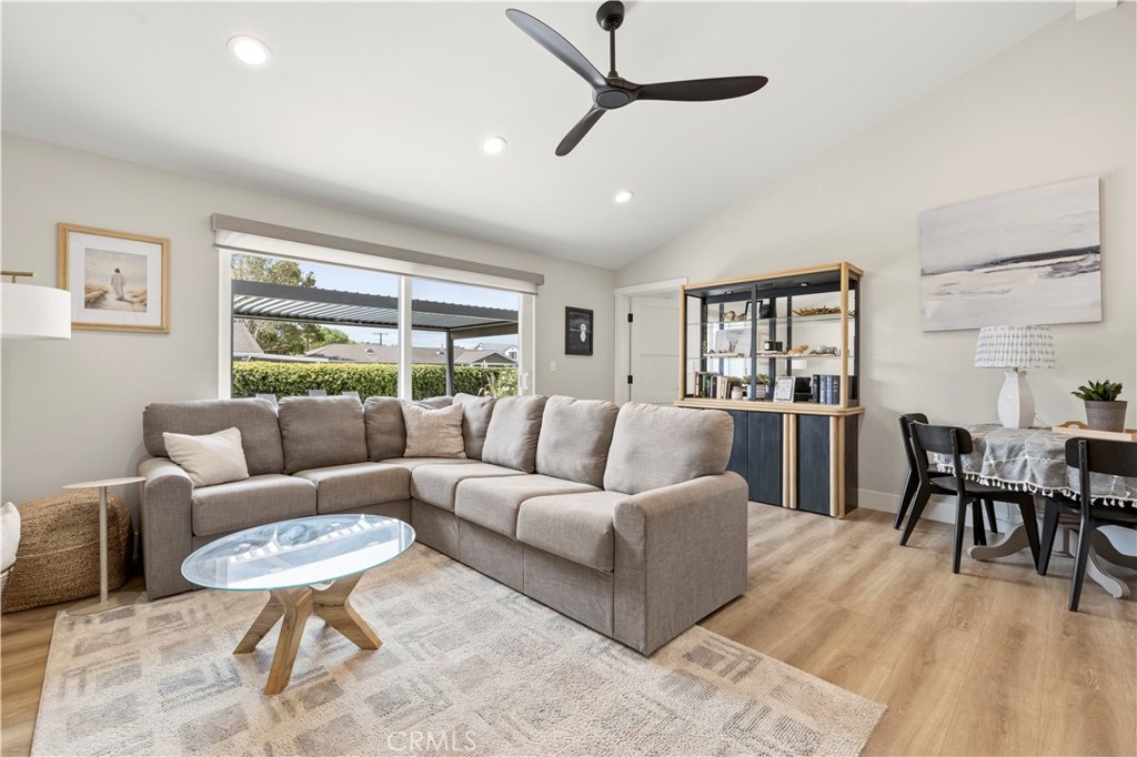 4935 Maureen Lane