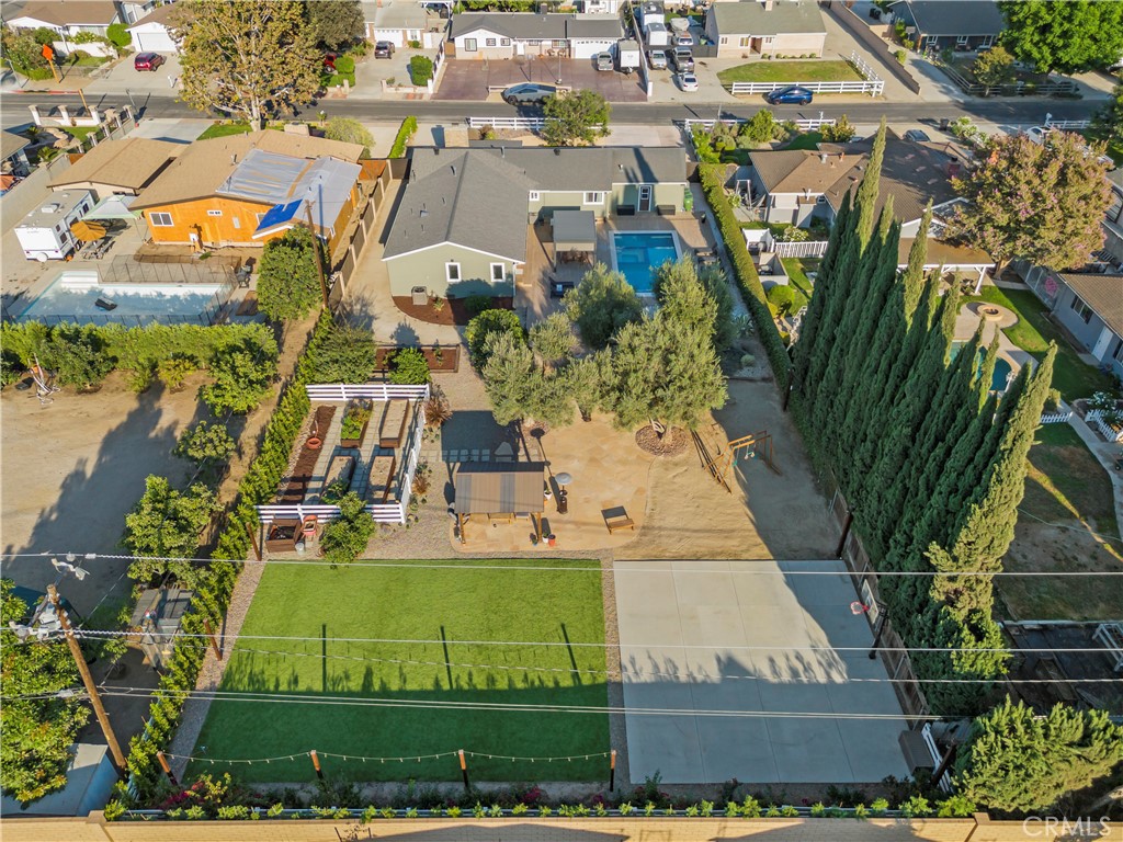 4935 Maureen Lane