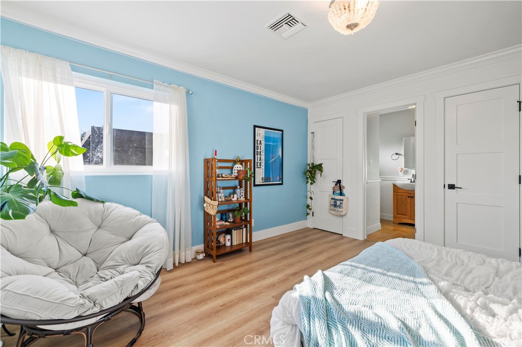 4935 Maureen Lane