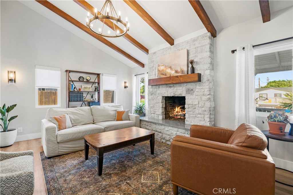 4935 Maureen Lane