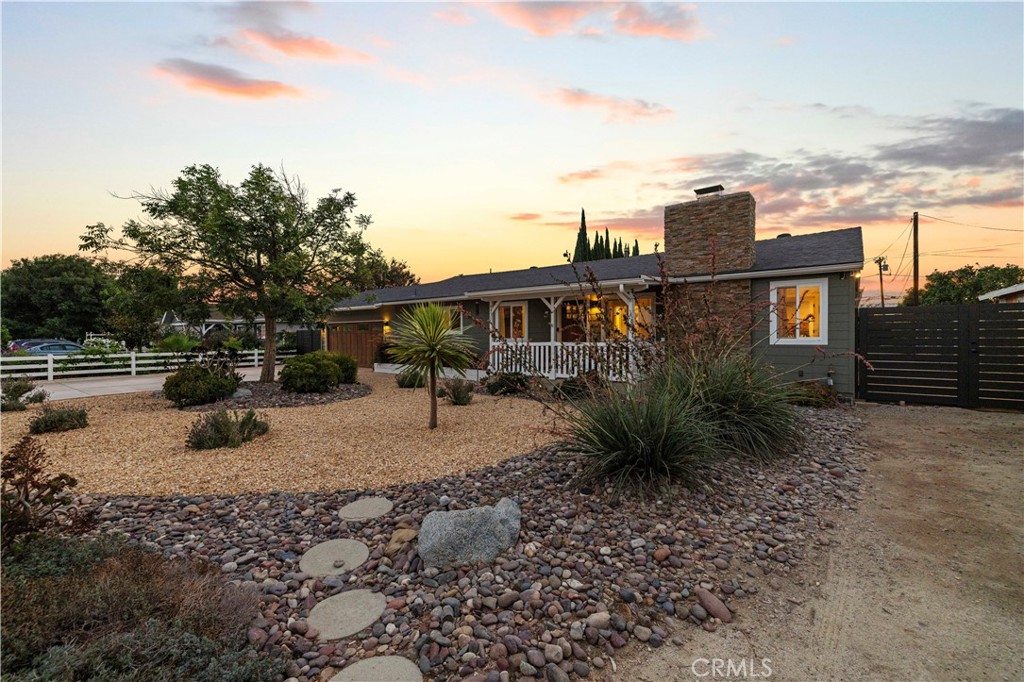 4935 Maureen Lane