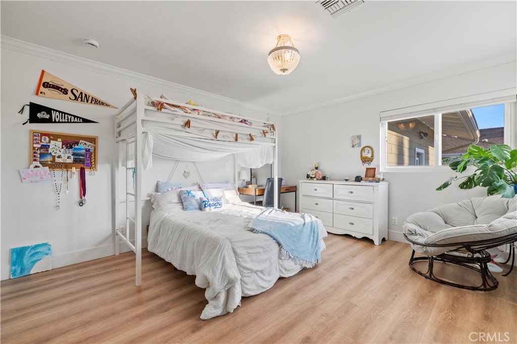 4935 Maureen Lane