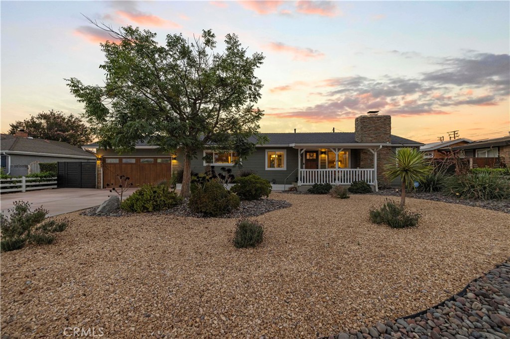 4935 Maureen Lane