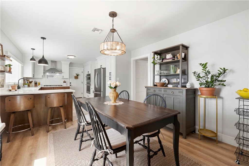 4935 Maureen Lane