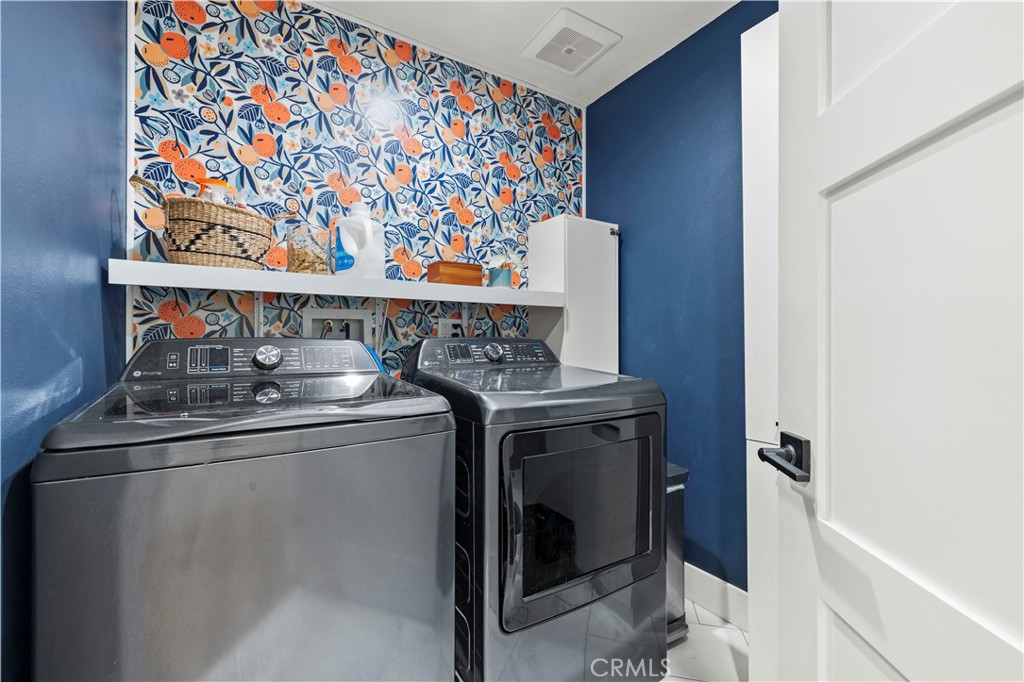 4935 Maureen Lane