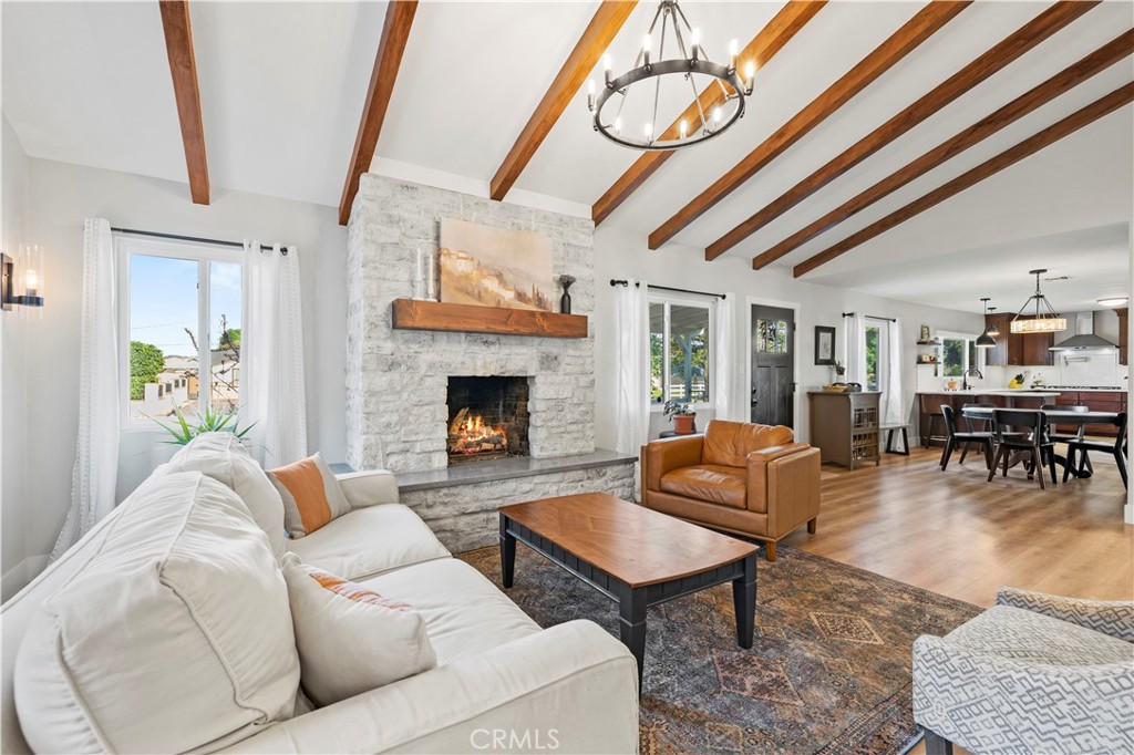4935 Maureen Lane
