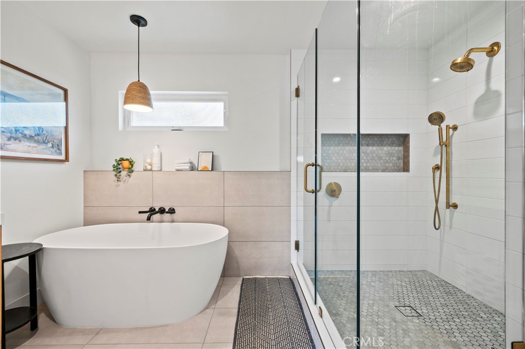 4935 Maureen Lane