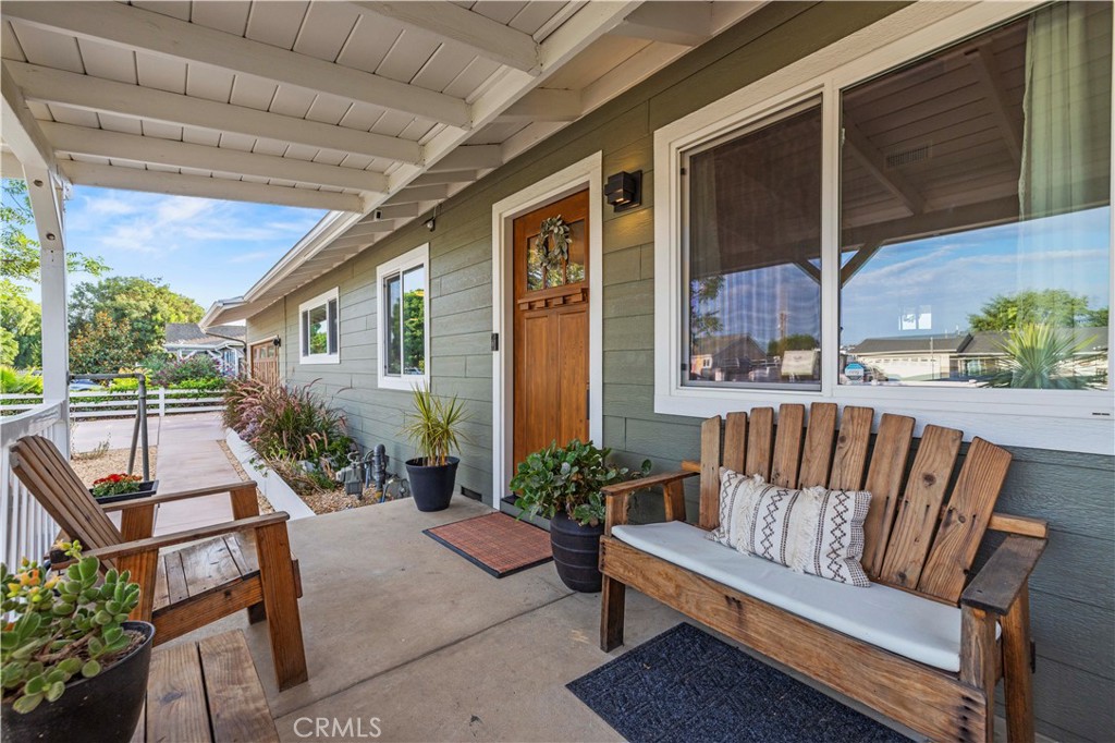 4935 Maureen Lane