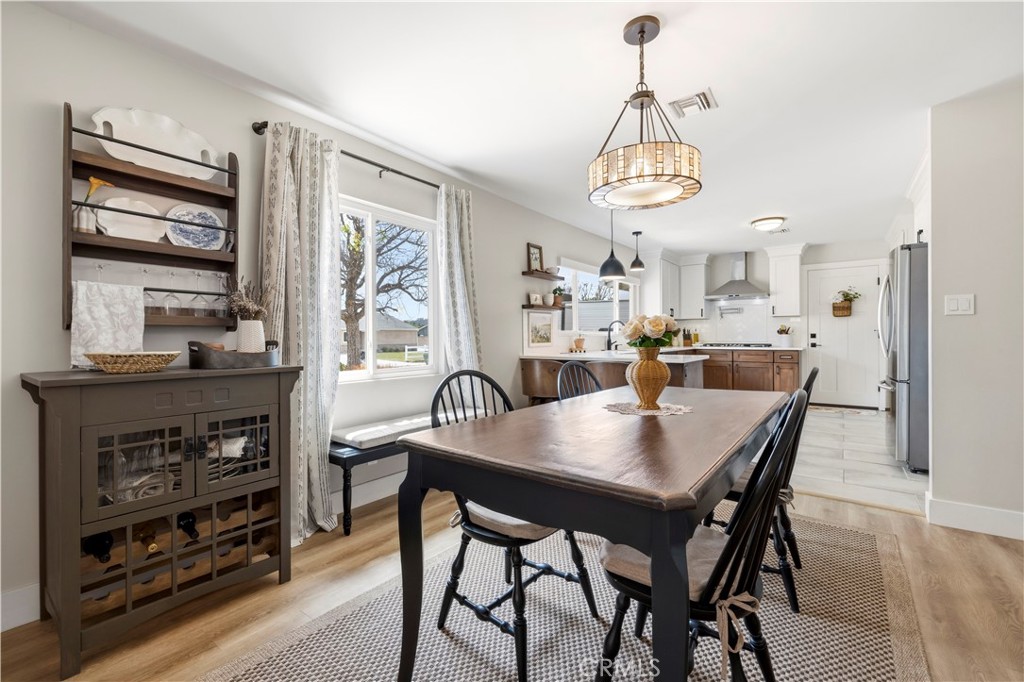 4935 Maureen Lane