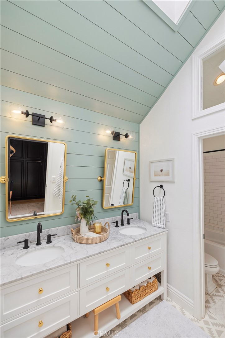 24468 Stonechat Court