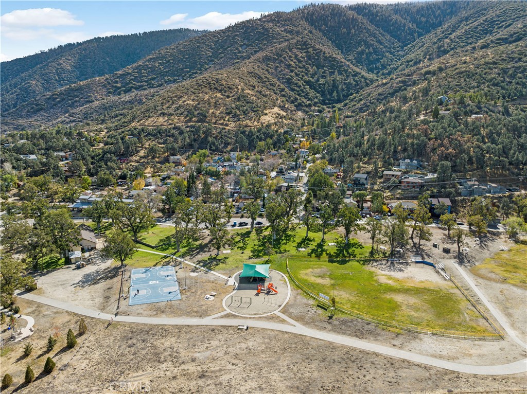 4437 Race Trail