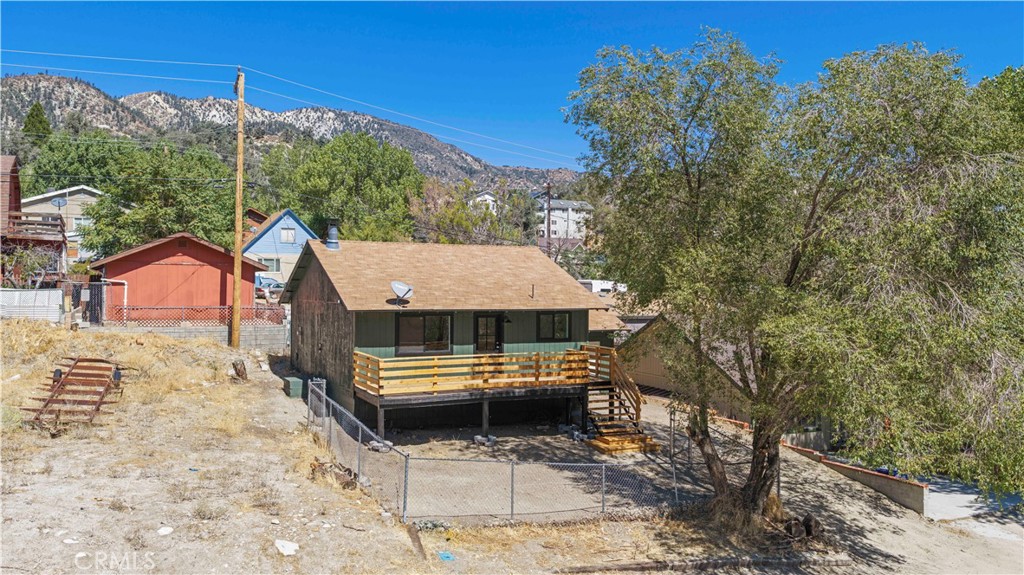 4437 Race Trail