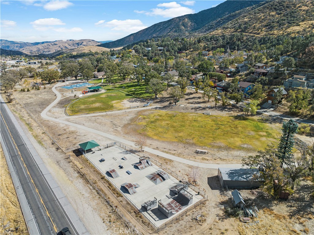 4437 Race Trail