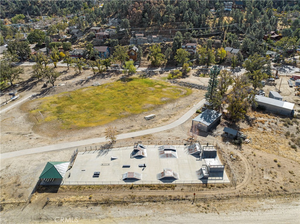 4437 Race Trail