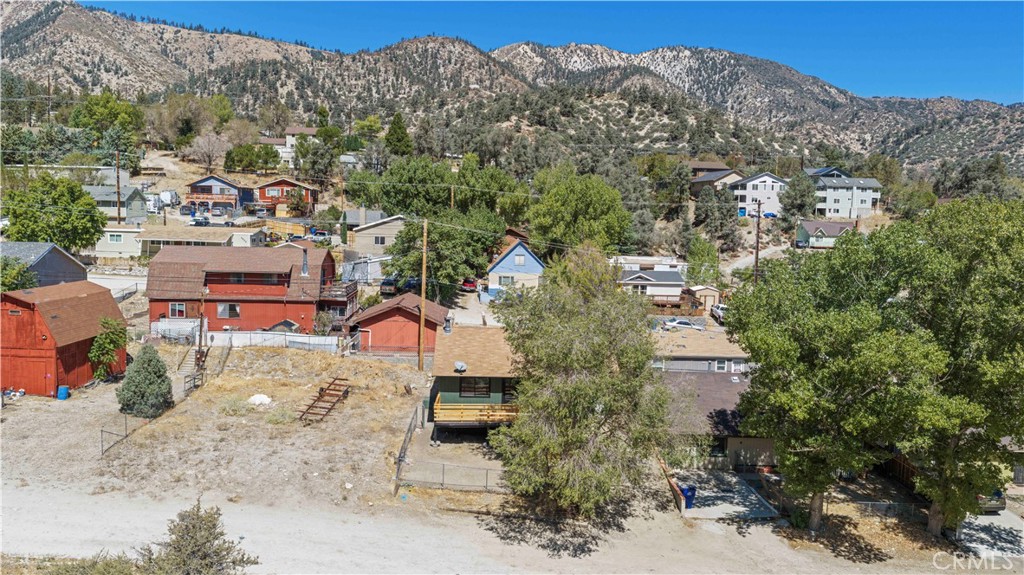 4437 Race Trail