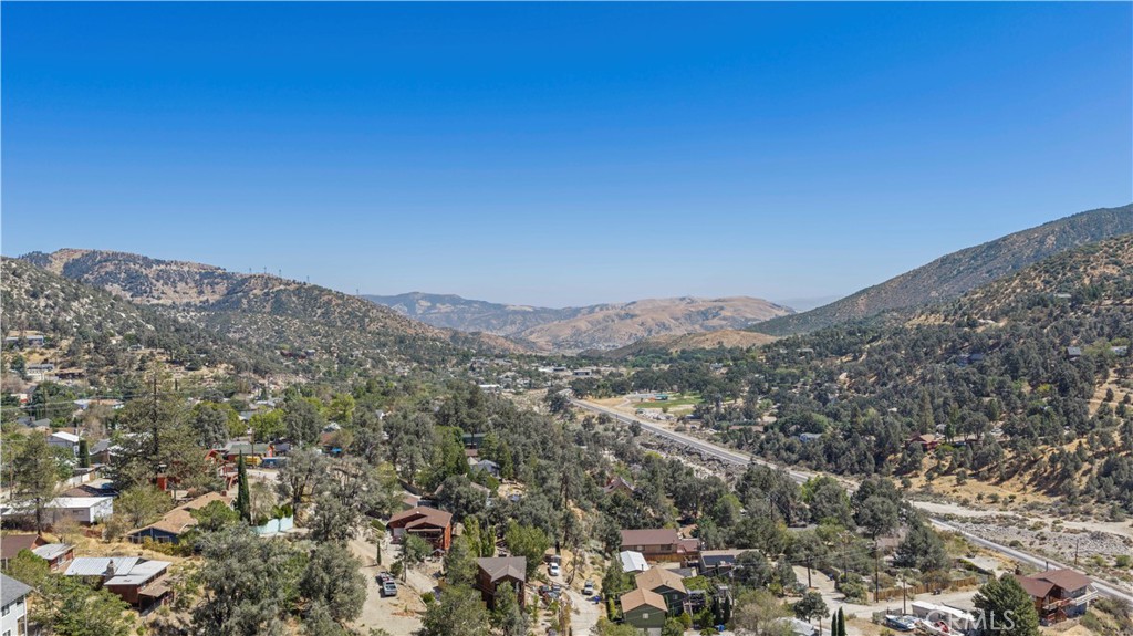 4437 Race Trail