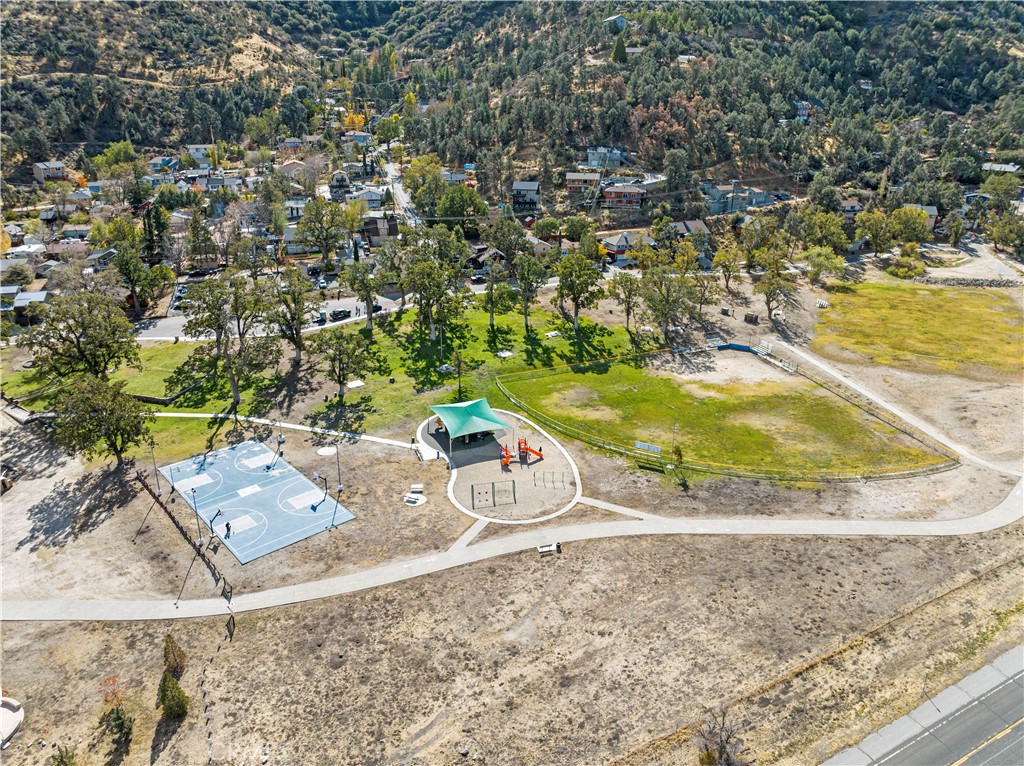 4437 Race Trail