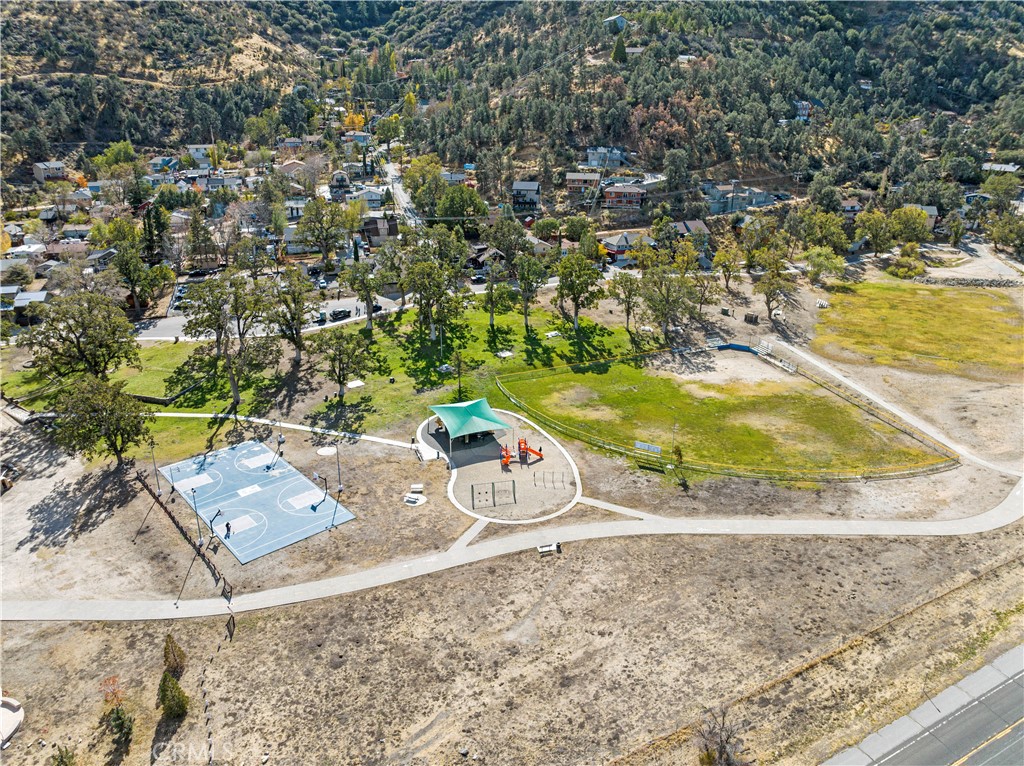 4437 Race Trail
