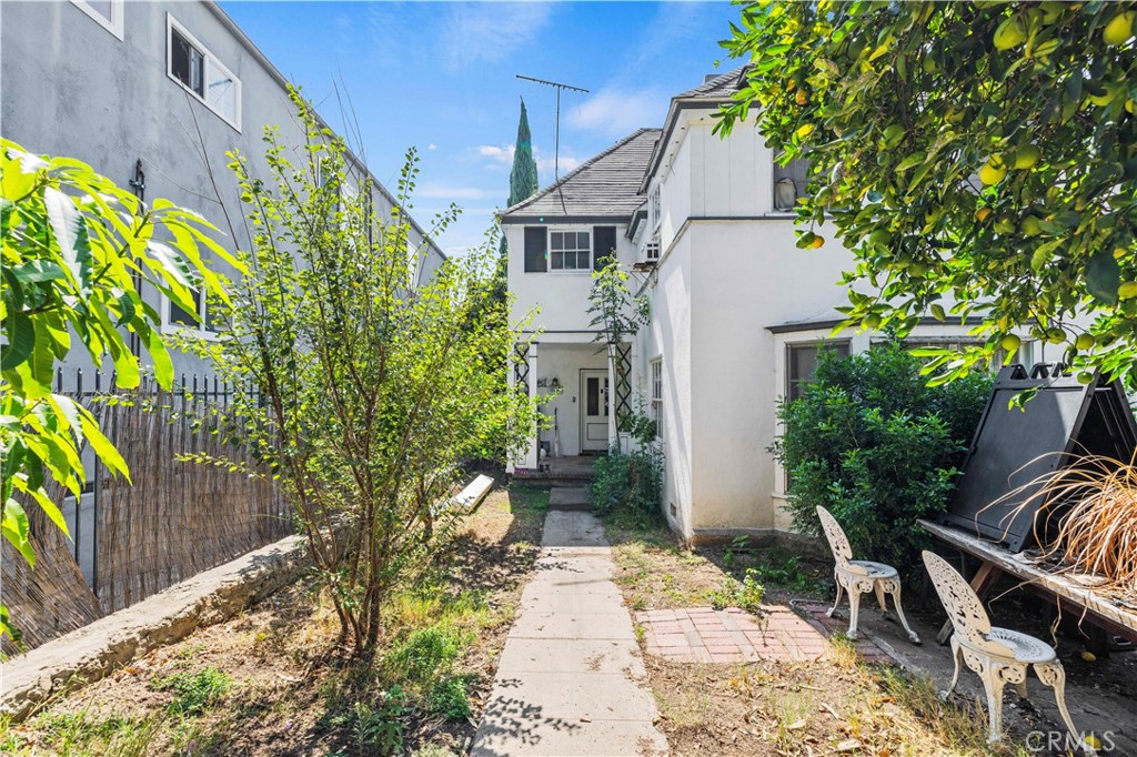 8620 Holloway