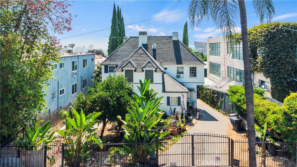 8620 Holloway