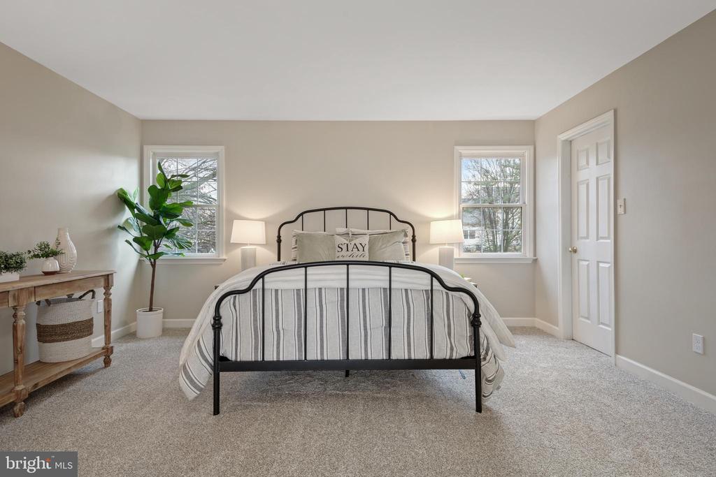 425 Coronet Dr