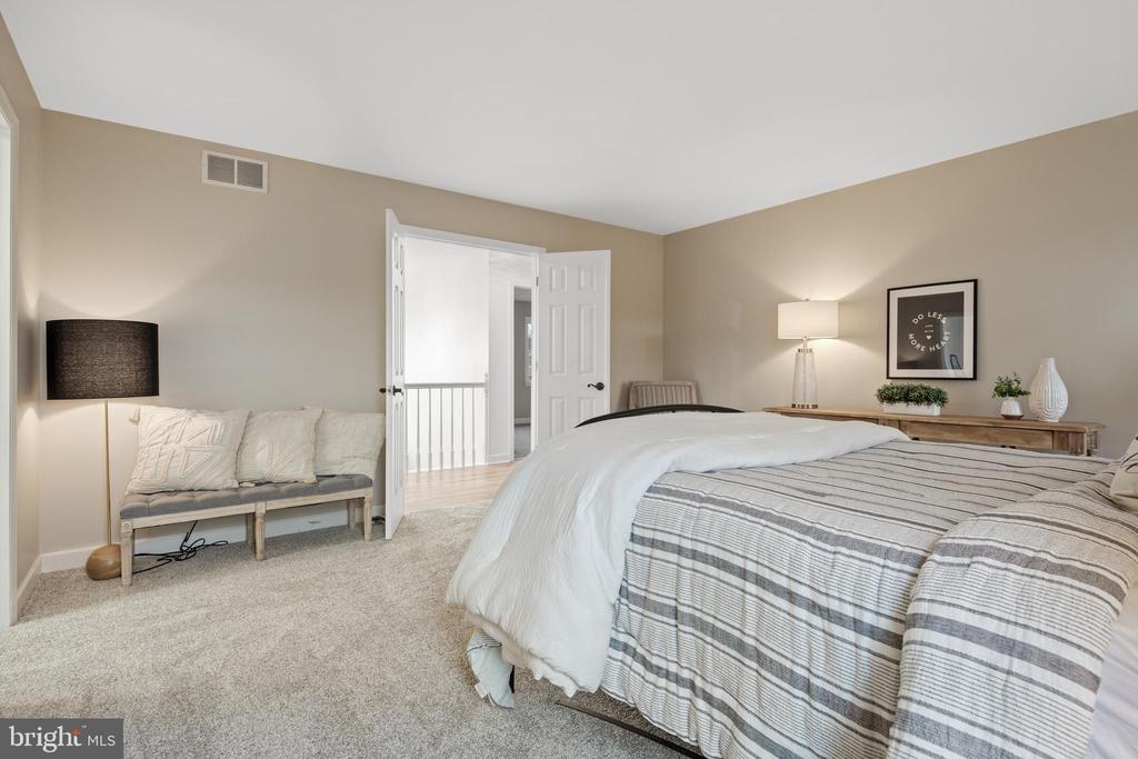 425 Coronet Dr