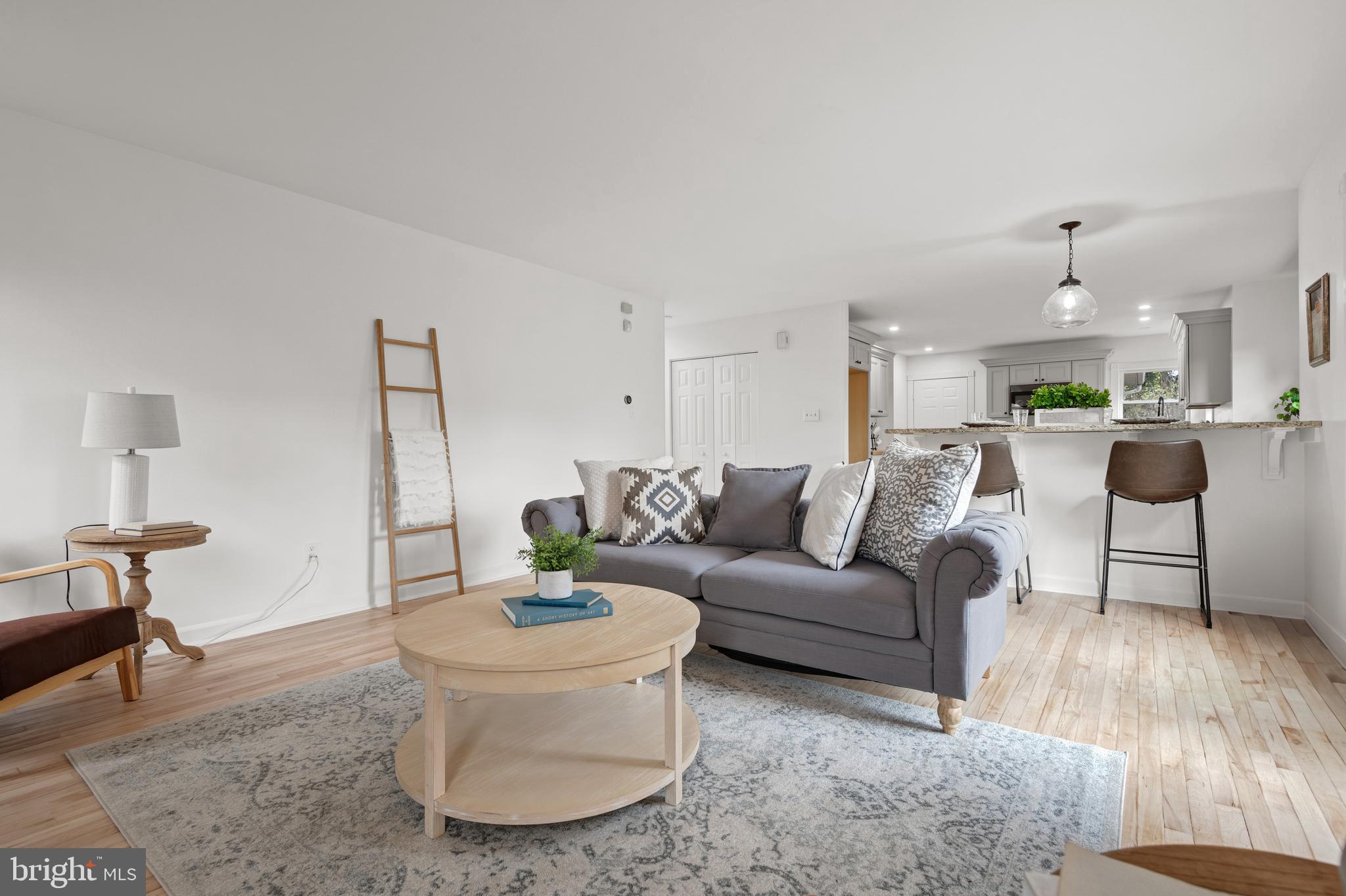 425 Coronet Dr