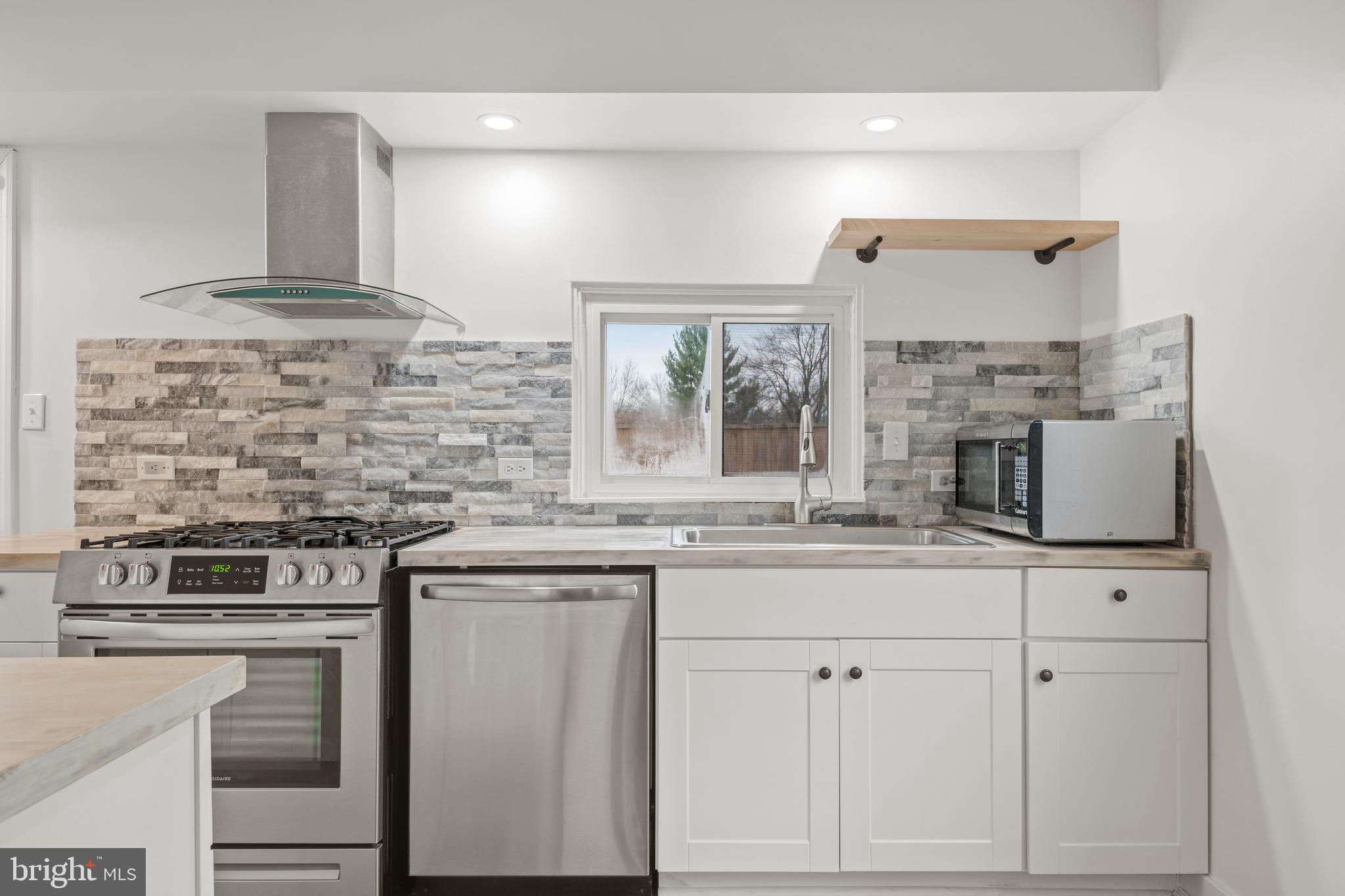 1252 Claire Dr