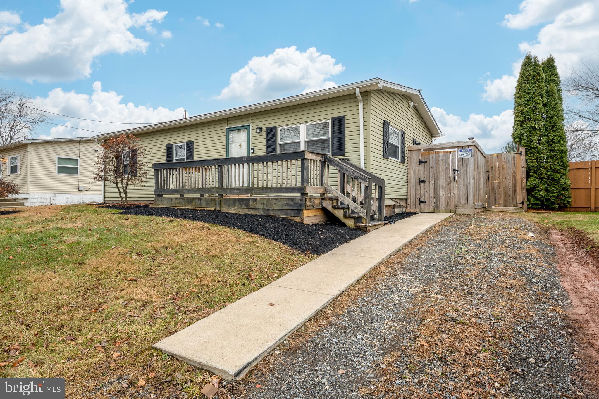 1252 Claire Dr